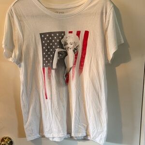 Marilyn Monroe White T‑Shirt with Red and Gray Flag Graphic